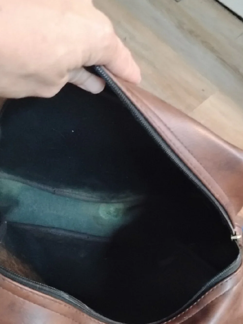 True Vintage Brown Vinyl Leather Shoulder Bag